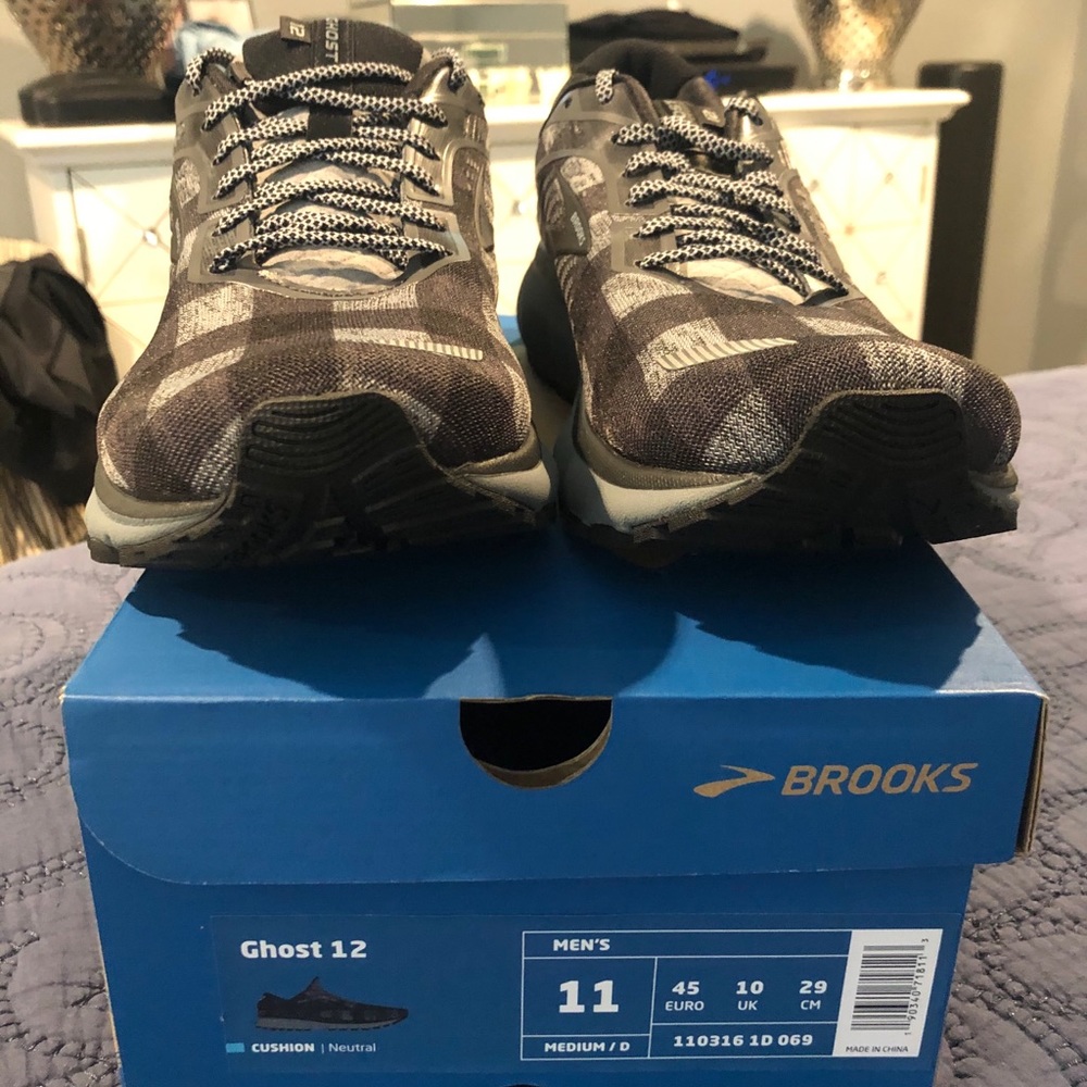 Brooks Ghost 12 men’s running shoe.